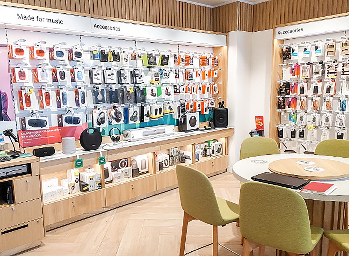 telstra queen street mall brisbane sabel case study, telecommunication store, hanging merchandise