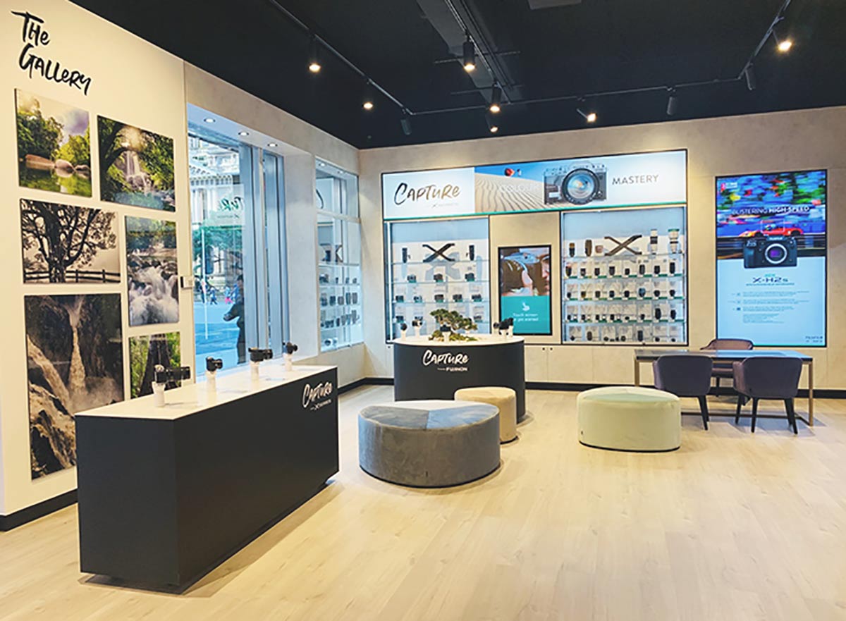 Fujifilm store with OnePOD Camera solution on bench