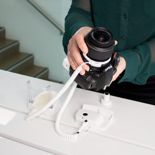 Security for handheld camera's, Nikon