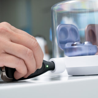 InVue Display case, Ear pods security, being unlocked with onekey. key