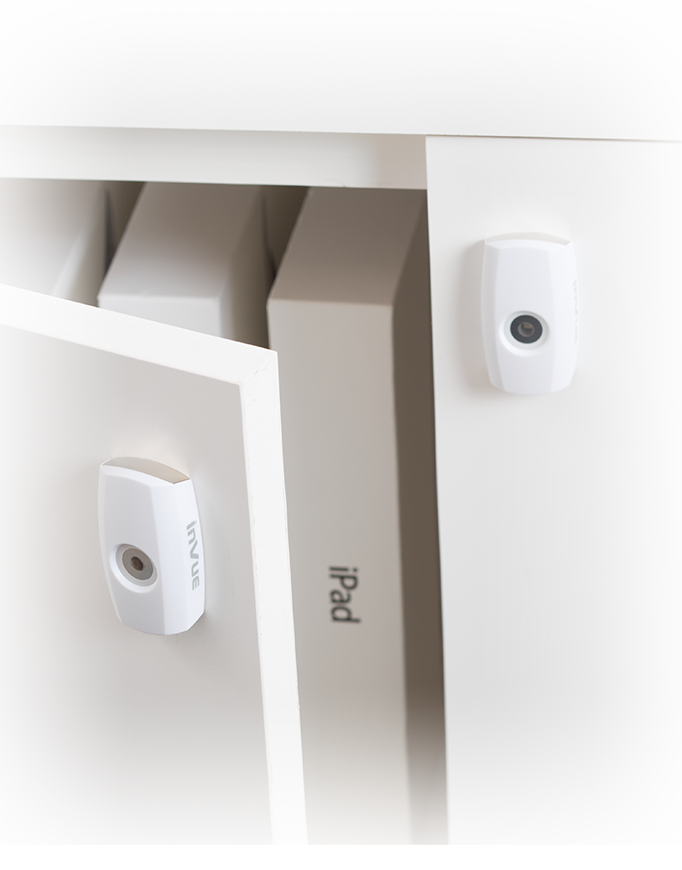 smart lock on store cabinet, protecting merchandise like ipads